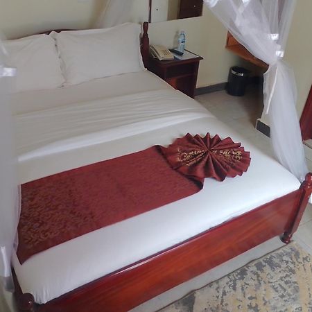 Acacia Country Inn Mbarara ภายนอก รูปภาพ